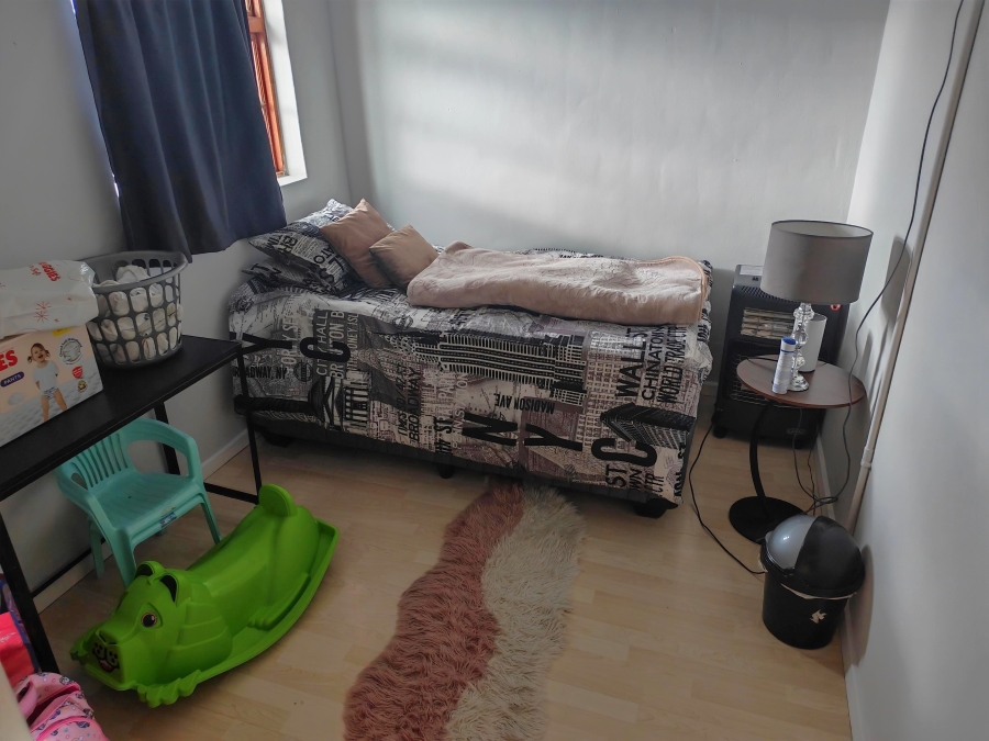4 Bedroom Property for Sale in Gustrouw Western Cape